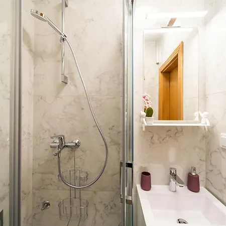 Apartment House Sveti Jakov 1