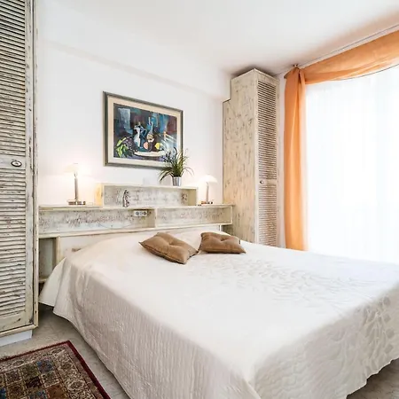 Apartment House Sveti Jakov 1